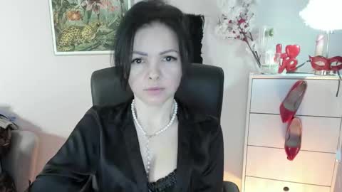 Snapshot of mollymoon40 chatting on 02-10-26, 02:43 Molly online show from 02-10-26, 02:43