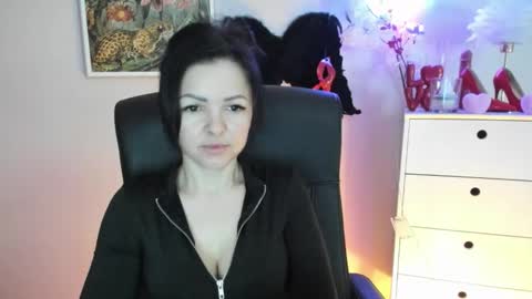 Snapshot of mollymoon40 chatting on 02-16-26, 07:26 Molly online show from 02-16-26, 07:26