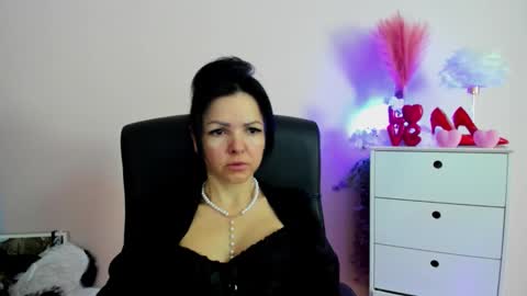 Snapshot of mollymoon40 chatting on 03-23-26, 07:34 Molly online show from 03-23-26, 07:34