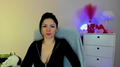 Snapshot of mollymoon40 chatting on 03-25-26, 07:47 Molly online show from 03-25-26, 07:47