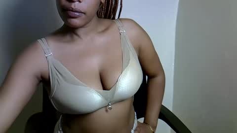 Snapshot of mollynebony chatting on 03-08-26, 04:33 mollyn online show from 03-08-26, 04:33