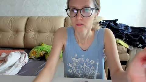 Snapshot of mollystory chatting on 02-19-25, 05:38 AngelMomm online show from 02-19-25, 05:38