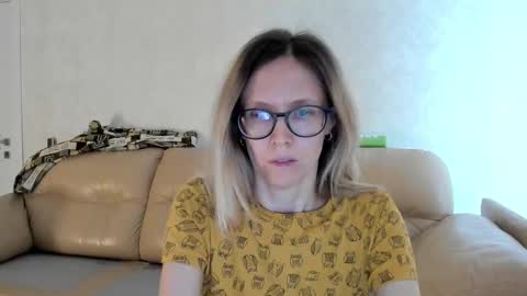 Snapshot of mollystory chatting on 03-10-25, 07:53 AngelMomm online show from 03-10-25, 07:53