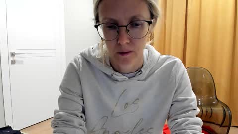 Snapshot of mollystory chatting on 10-14-25, 05:08 AngelMomm online show from 10-14-25, 05:08