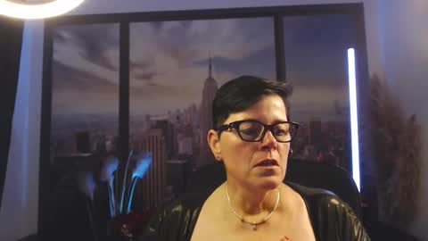 Snapshot of mollysun chatting on 09-29-25, 04:56 MollySun Nina Randmann online show from 09-29-25, 04:56