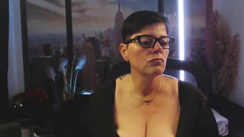 Snapshot of mollysun chatting on 10-04-25, 05:11 MollySun Nina Randmann online show from 10-04-25, 05:11