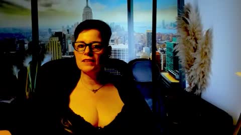 Snapshot of mollysun chatting on 11-17-25, 08:25 MollySun Nina Randmann online show from 11-17-25, 08:25