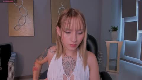 Molly Sunders online show from 05-04-26, 07:43