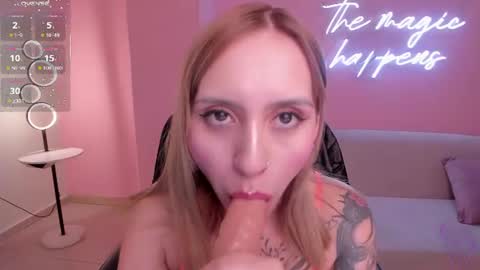Molly Sunders online show from 06-26-26, 04:28
