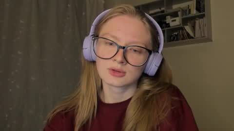 Snapshot of mollytucker chatting on 09-18-25, 03:14 mollytucker online show from 09-18-25, 03:14