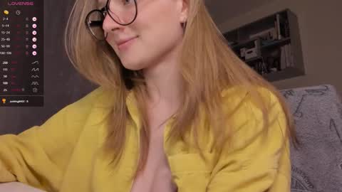 Snapshot of mollytucker chatting on 09-24-25, 05:49 mollytucker online show from 09-24-25, 05:49