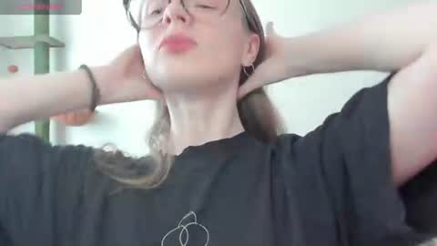 Snapshot of mollytucker chatting on 07-17-26, 02:34 mollytucker online show from 07-17-26, 02:34