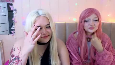 Snapshot of mollyxxdoll chatting on 07-15-26, 07:13 Molly online show from 07-15-26, 07:13