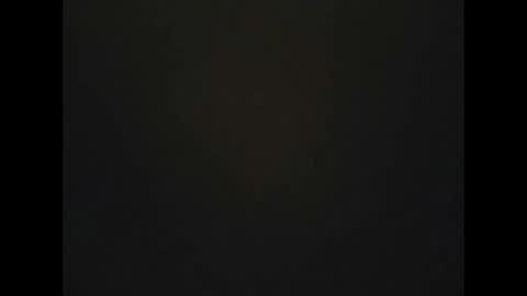 Snapshot of molom chatting on 03-25-26, 11:33 molom online show from 03-25-26, 11:33