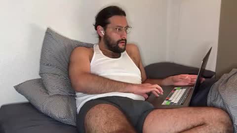 molten_escargot online show from 12-22-24, 10:17