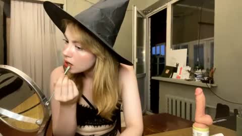 Snapshot of molyangel chatting on 07-12-26, 05:15 Oksana online show from 07-12-26, 05:15