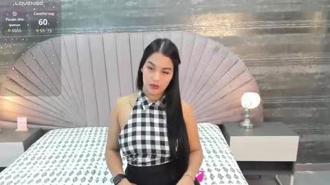 Snapshot of molyboston chatting on 10-09-25, 01:09 Moly Boston online show from 10-09-25, 01:09