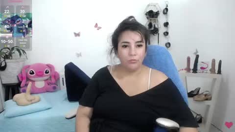 Snapshot of mom_17 chatting on 06-28-26, 04:24 Celeste online show from 06-28-26, 04:24