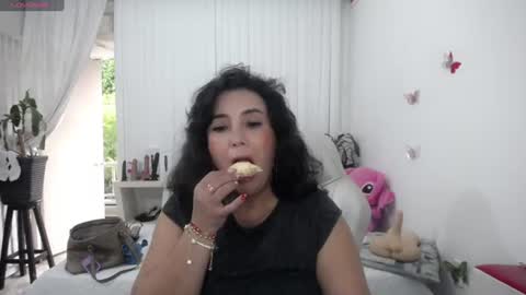 Snapshot of mom_17 chatting on 07-09-26, 09:08 Celeste online show from 07-09-26, 09:08