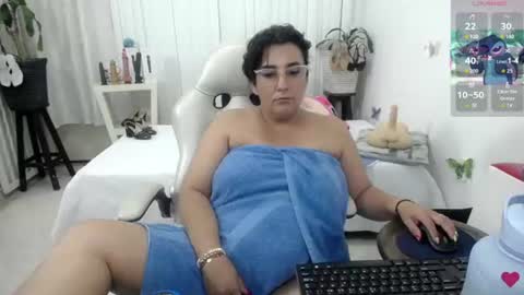 Snapshot of mom_17 chatting on 07-10-26, 11:29 Celeste online show from 07-10-26, 11:29