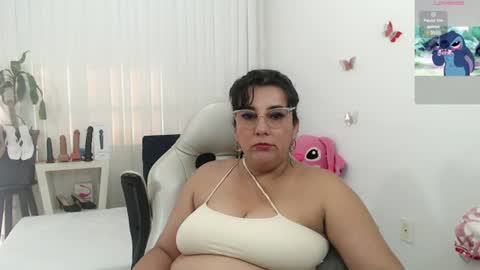 Snapshot of mom_17 chatting on 07-21-26, 09:28 Celeste online show from 07-21-26, 09:28