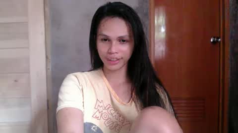 Snapshot of momi_khem019 chatting on 03-01-25, 03:53 MOMIKHEM online show from 03-01-25, 03:53
