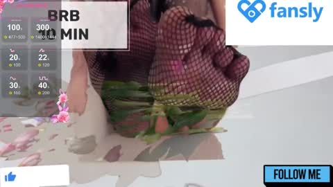 Snapshot of mommy_cum chatting on 12-05-24, 02:09 Mommy online show from 12-05-24, 02:09
