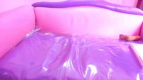 Snapshot of mommy_dirty_squirt chatting on 03-06-25, 05:54 carolina online show from 03-06-25, 05:54