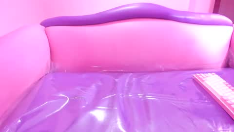 Snapshot of mommy_dirty_squirt chatting on 03-11-25, 11:55 carolina online show from 03-11-25, 11:55