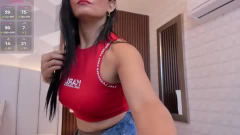 Snapshot of mommy_naughty_ chatting on 10-01-25, 11:27 Letty Smith online show from 10-01-25, 11:27