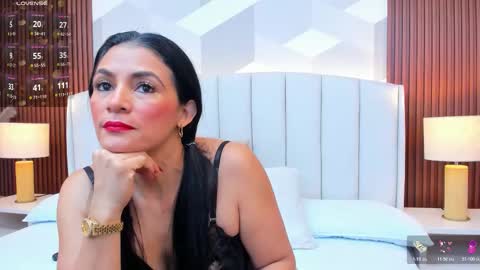 Snapshot of mommy_naughty_ chatting on 10-22-25, 11:32 Letty Smith online show from 10-22-25, 11:32