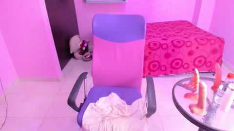 Snapshot of mommy_whore_slut chatting on 03-19-26, 12:03 call me slut online show from 03-19-26, 12:03