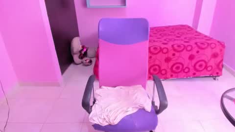 Snapshot of mommy_whore_slut chatting on 03-19-26, 12:09 call me slut online show from 03-19-26, 12:09