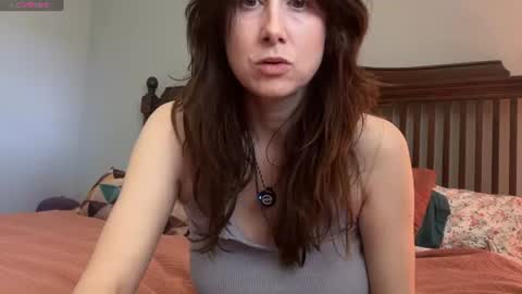 Snapshot of mommygoddessl chatting on 06-15-26, 06:21 Goddess L online show from 06-15-26, 06:21