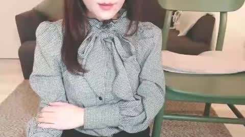 Momo online show from 01-23-25, 04:04