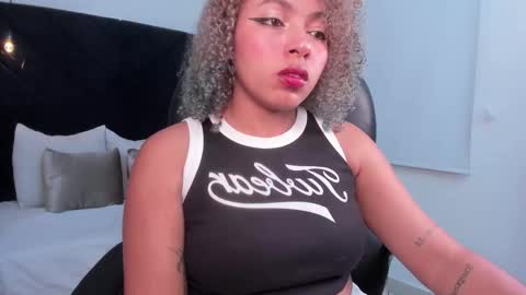 Momo  online show from 02-08-26, 03:21