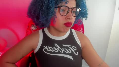Momo  online show from 05-10-26, 03:33