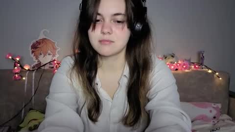 Snapshot of momomochi_ chatting on 03-09-26, 06:34 Momo online show from 03-09-26, 06:34