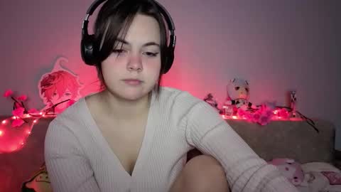 Snapshot of momomochi_ chatting on 03-12-26, 07:53 Momo online show from 03-12-26, 07:53