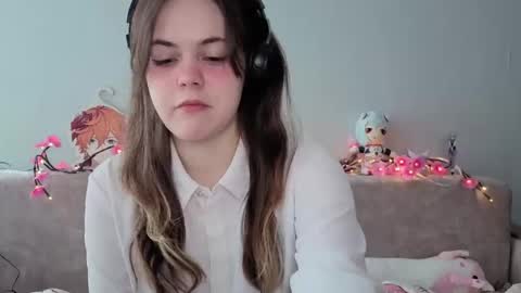 Snapshot of momomochi_ chatting on 03-21-26, 02:38 Momo online show from 03-21-26, 02:38