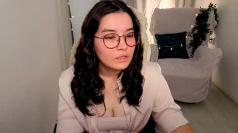 Momo online show from 06-04-26, 10:05