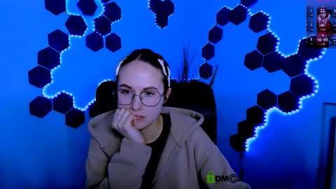 Snapshot of mona_cloud chatting on 02-14-26, 09:00 Mona online show from 02-14-26, 09:00