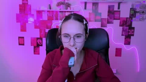 Snapshot of mona_cloud chatting on 03-13-26, 09:43 Mona online show from 03-13-26, 09:43