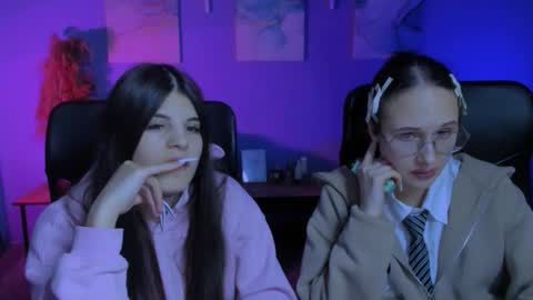 Snapshot of mona_cloud chatting on 03-27-26, 08:19 Mona online show from 03-27-26, 08:19