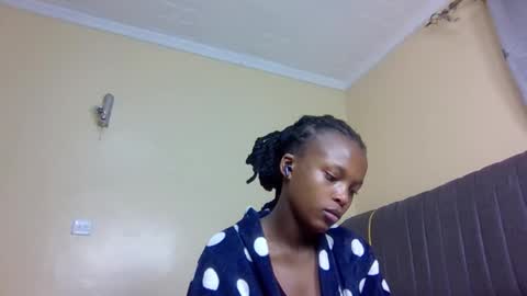 Mona online show from 10-12-25, 01:15