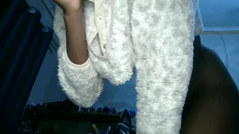 mona online show from 12-16-25, 04:06