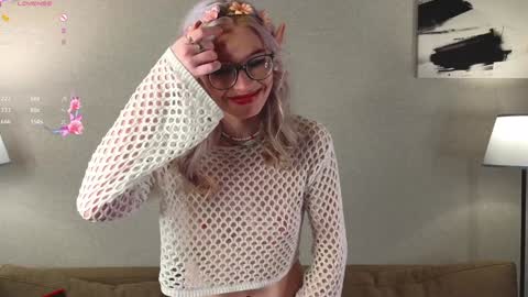 Snapshot of monahase chatting on 01-25-25, 11:22 Mona online show from 01-25-25, 11:22