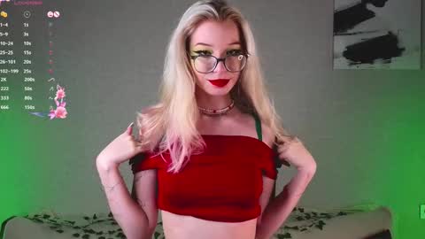 Snapshot of monahase chatting on 02-15-25, 08:11 Mona online show from 02-15-25, 08:11