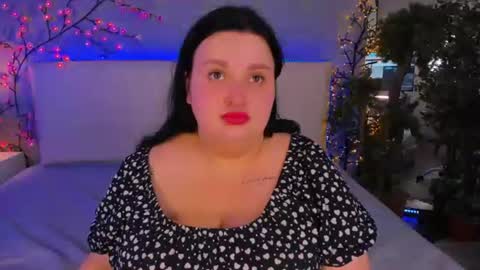 Monica online show from 06-12-26, 12:04