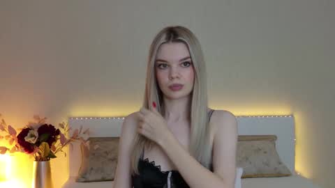 Snapshot of monaxxx_ chatting on 01-03-25, 04:48 Monaxxx online show from 01-03-25, 04:48